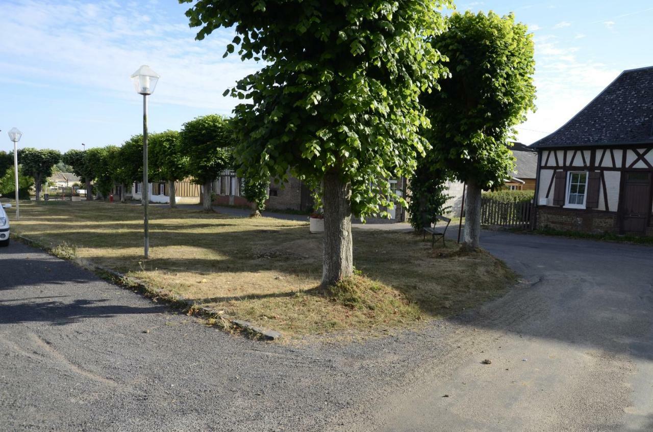 Gite De La Pature Le Thuit-Simer Esterno foto